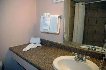 Bradford Inn & Suites Midland Luaran gambar